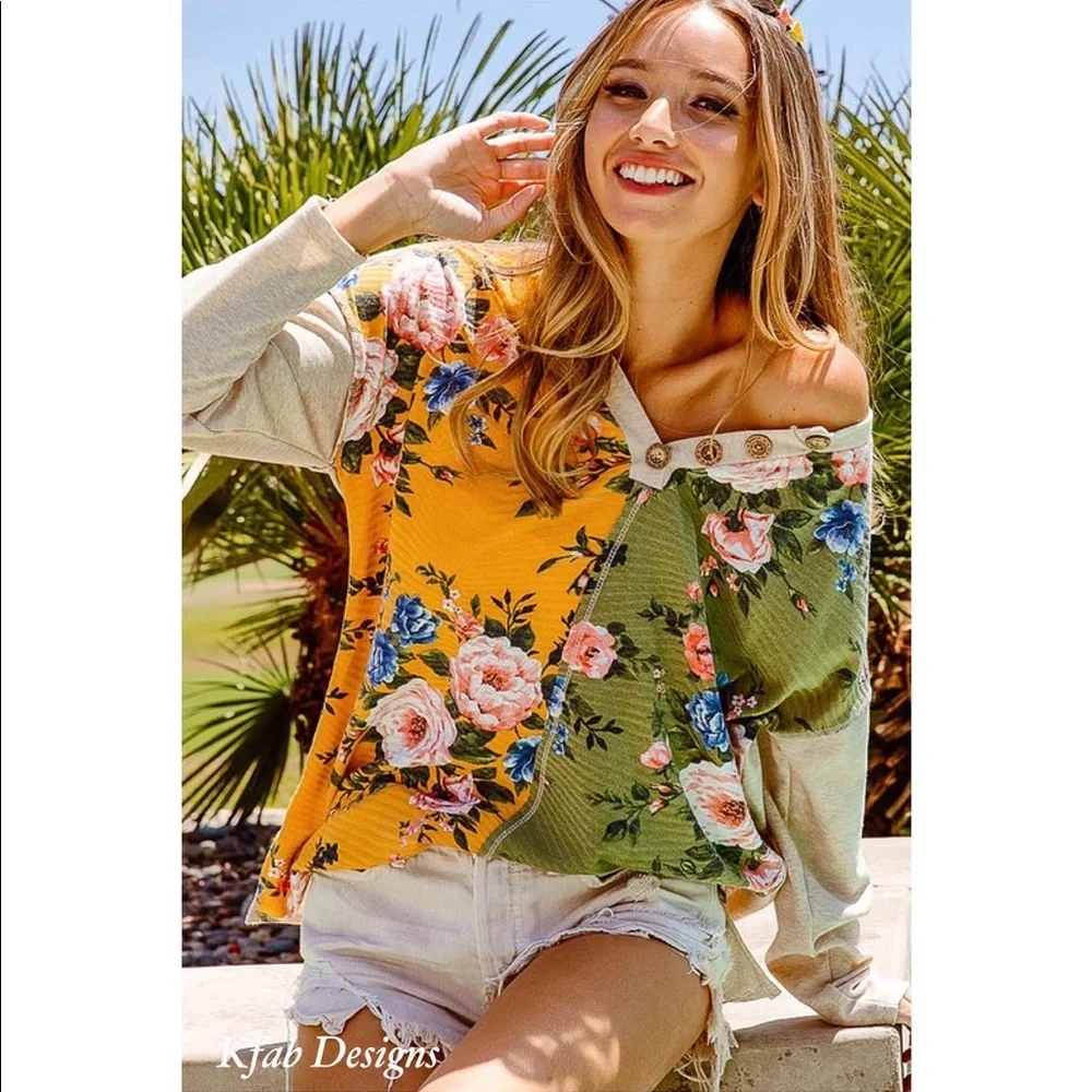 ❤️LAST ONE! V Neck Floral Soft Color Block Henley Top! - Picture 3 of 15